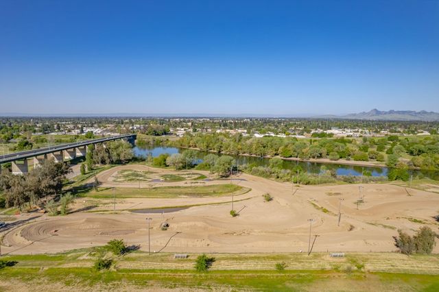 1004 11th St, Marysville, CA 95901