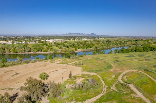 1004 11th St, Marysville, CA 95901