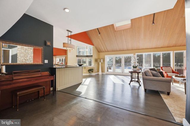 52 PHILLIPS RD, Hainesport, NJ 08036