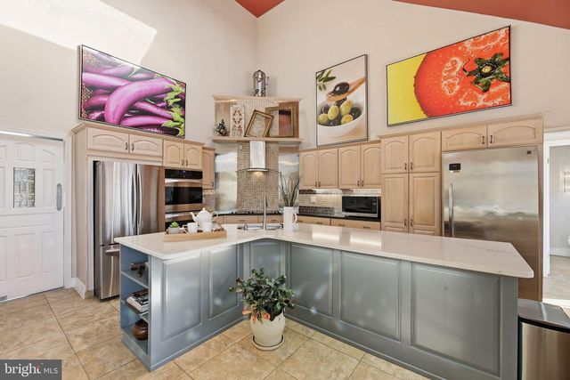 52 PHILLIPS RD, Hainesport, NJ 08036