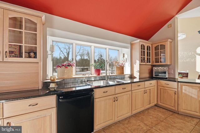 52 PHILLIPS RD, Hainesport, NJ 08036