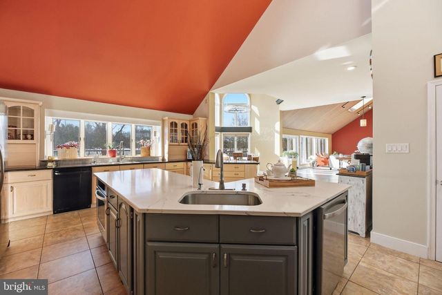 52 PHILLIPS RD, Hainesport, NJ 08036