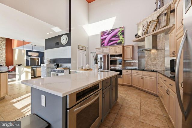 52 PHILLIPS RD, Hainesport, NJ 08036