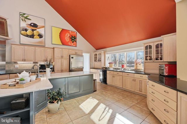 52 PHILLIPS RD, Hainesport, NJ 08036