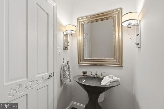 52 PHILLIPS RD, Hainesport, NJ 08036