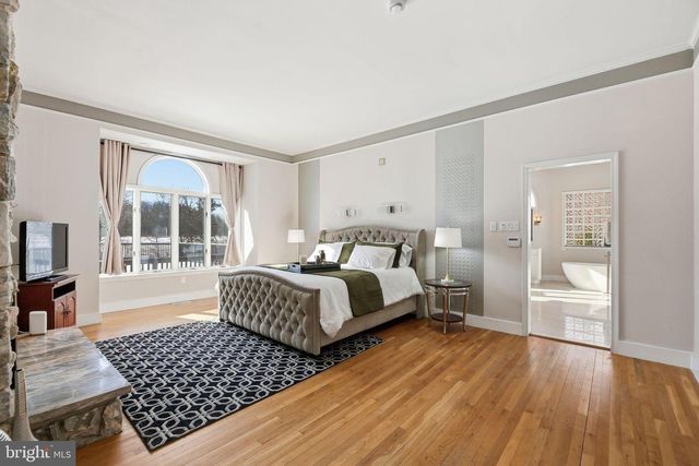 52 PHILLIPS RD, Hainesport, NJ 08036