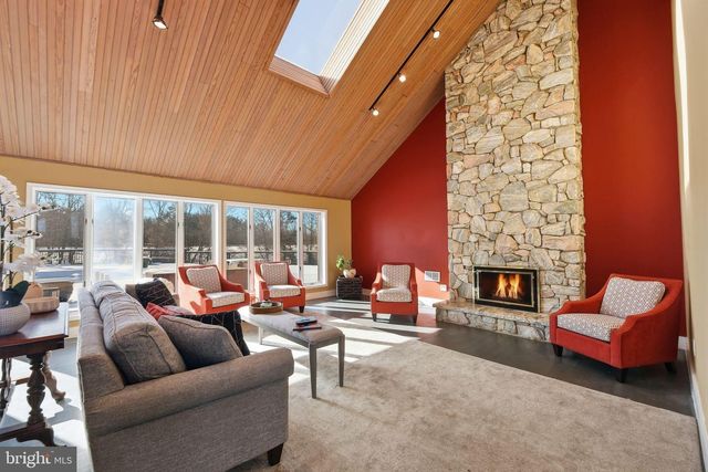 52 PHILLIPS RD, Hainesport, NJ 08036
