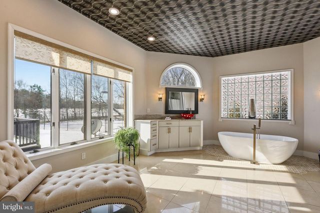 52 PHILLIPS RD, Hainesport, NJ 08036