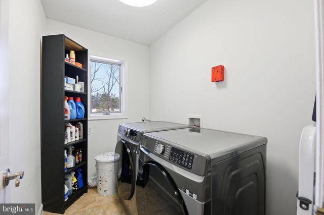 52 PHILLIPS RD, Hainesport, NJ 08036