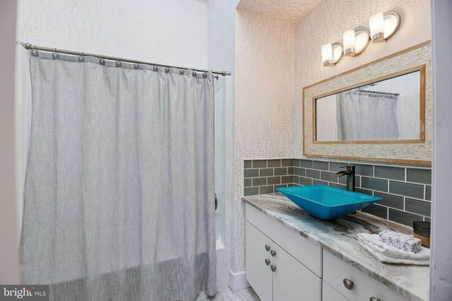 52 PHILLIPS RD, Hainesport, NJ 08036