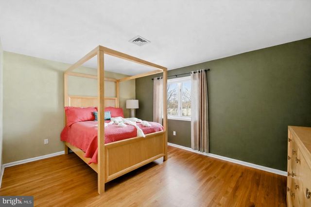 52 PHILLIPS RD, Hainesport, NJ 08036