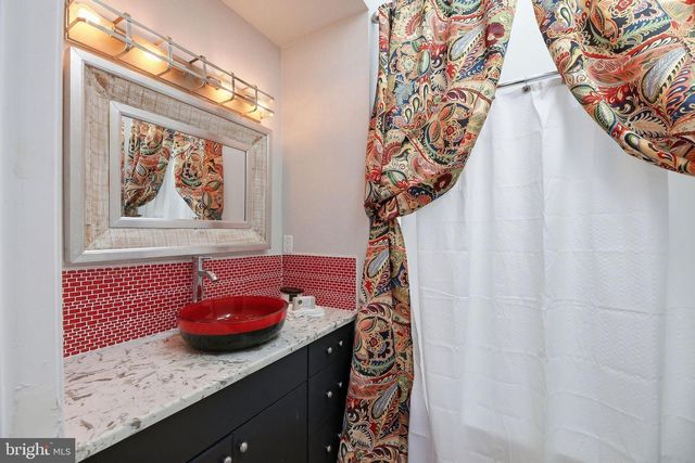 52 PHILLIPS RD, Hainesport, NJ 08036