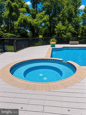 52 PHILLIPS RD, Hainesport, NJ 08036