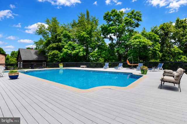 52 PHILLIPS RD, Hainesport, NJ 08036