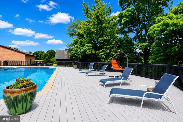 52 PHILLIPS RD, Hainesport, NJ 08036