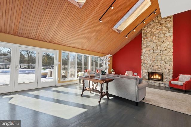 52 PHILLIPS RD, Hainesport, NJ 08036