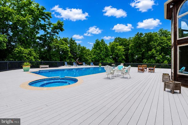 52 PHILLIPS RD, Hainesport, NJ 08036