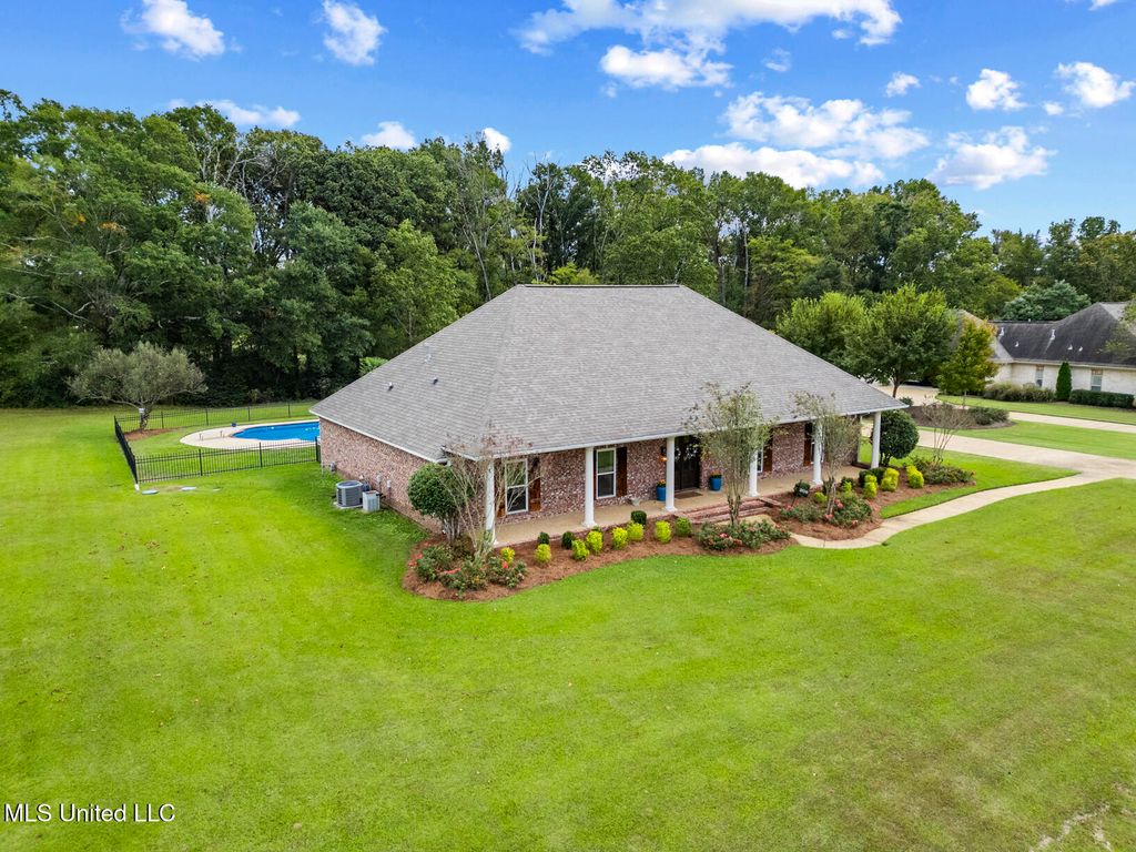 209 Allen Drive, Brandon, MS 39047