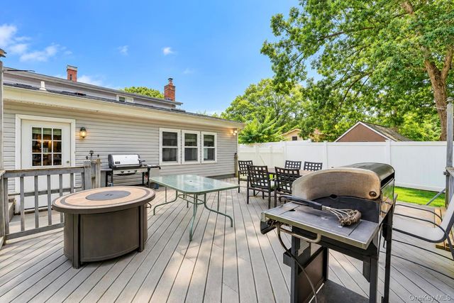 4 Bud Court, East Setauket, NY 11733