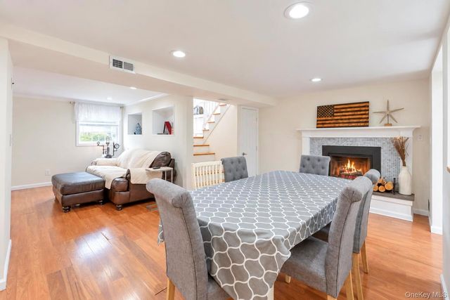 4 Bud Court, East Setauket, NY 11733