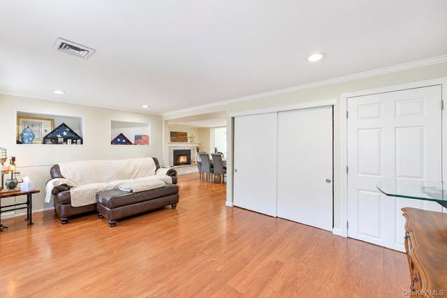 4 Bud Court, East Setauket, NY 11733