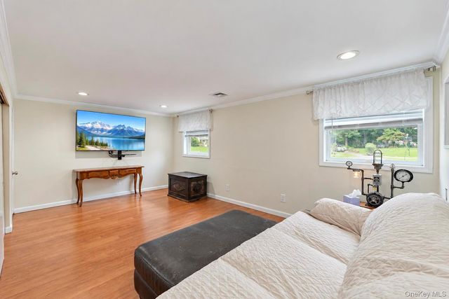 4 Bud Court, East Setauket, NY 11733