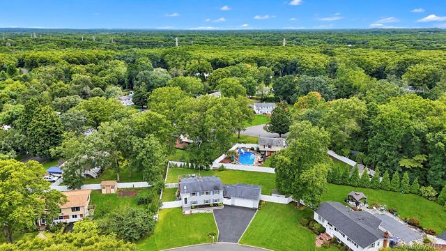 4 Bud Court, East Setauket, NY 11733