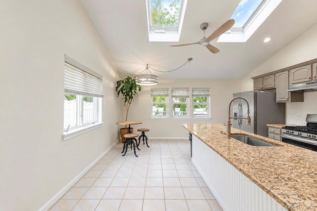 4 Bud Court, East Setauket, NY 11733