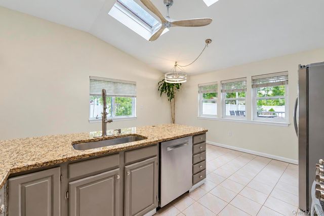4 Bud Court, East Setauket, NY 11733
