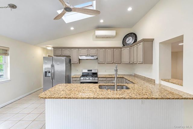 4 Bud Court, East Setauket, NY 11733