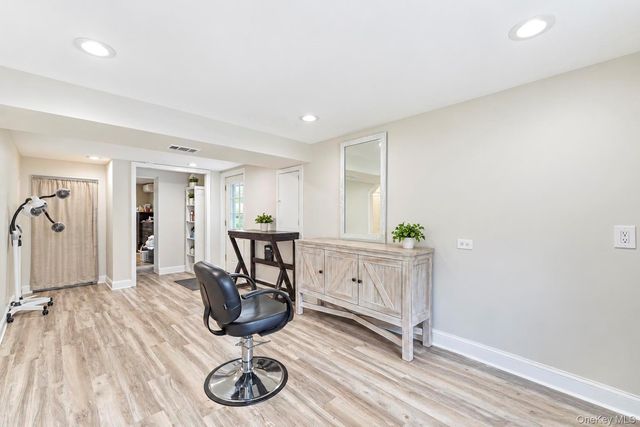 4 Bud Court, East Setauket, NY 11733