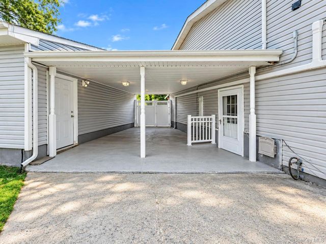 4 Bud Court, East Setauket, NY 11733