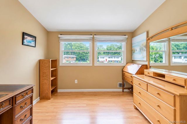 4 Bud Court, East Setauket, NY 11733