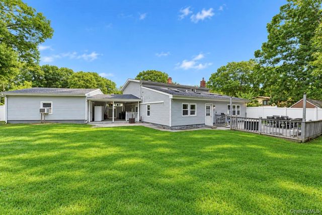 4 Bud Court, East Setauket, NY 11733
