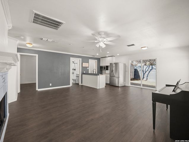 4915 Nuthatch St, San Antonio, TX 78217