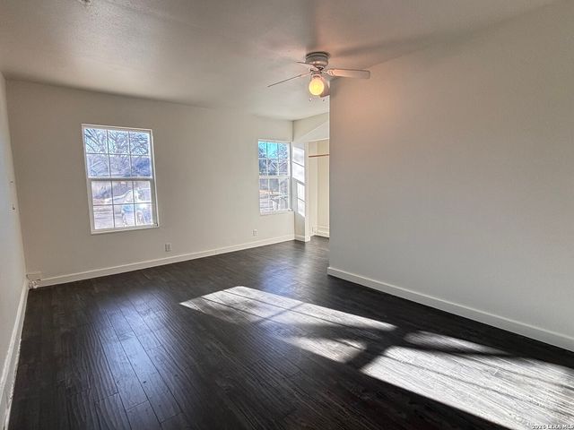 4915 Nuthatch St, San Antonio, TX 78217