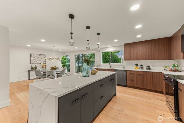 6123 110th Avenue SE, Bellevue, WA 98006