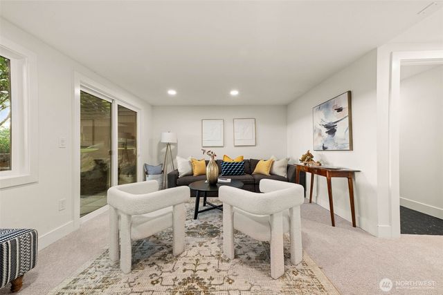 6123 110th Avenue SE, Bellevue, WA 98006