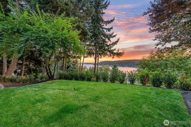 6123 110th Avenue SE, Bellevue, WA 98006