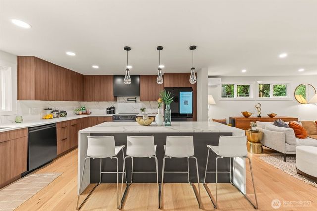 6123 110th Avenue SE, Bellevue, WA 98006