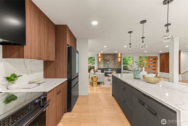 6123 110th Avenue SE, Bellevue, WA 98006