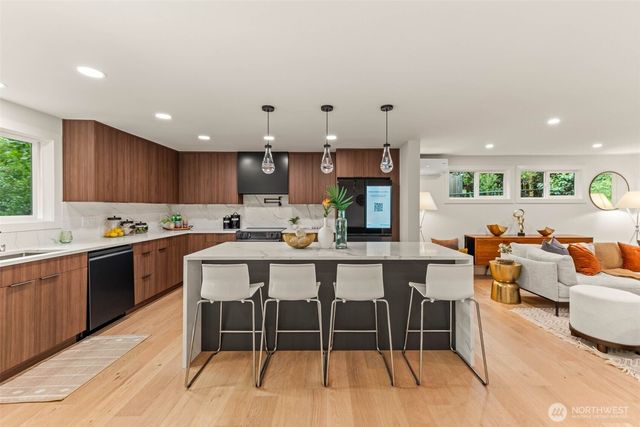 6123 110th Avenue SE, Bellevue, WA 98006