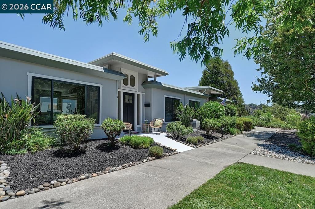 Image 2 of property listing at 1916 Golden Rain Rd 3, Walnut Creek, CA 94595