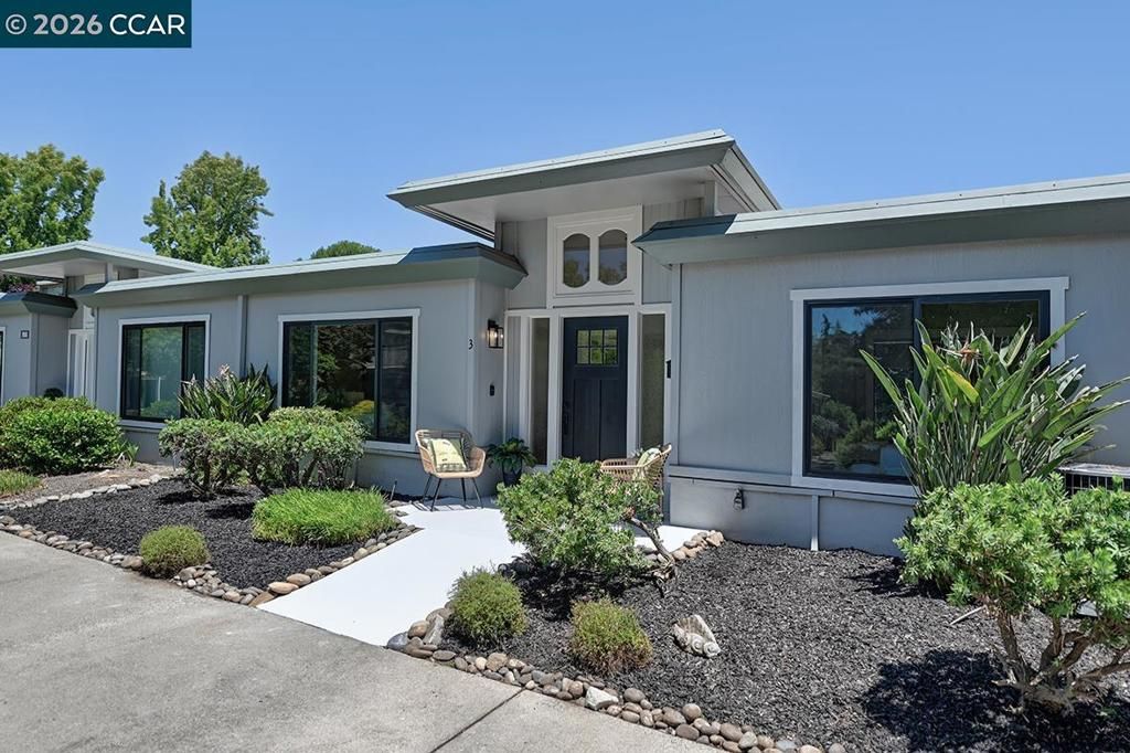 Image 4 of property listing at 1916 Golden Rain Rd 3, Walnut Creek, CA 94595