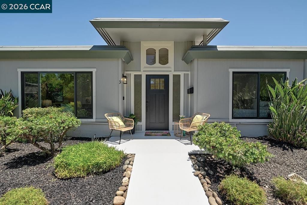 Image 5 of property listing at 1916 Golden Rain Rd 3, Walnut Creek, CA 94595