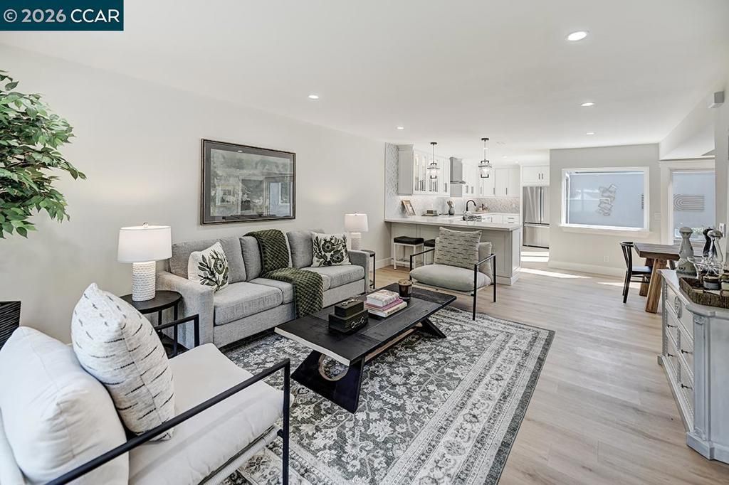 Image 9 of property listing at 1916 Golden Rain Rd 3, Walnut Creek, CA 94595