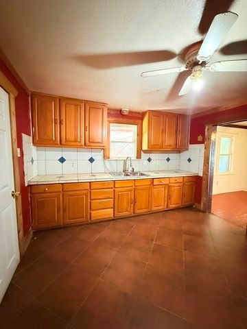 3028 Carnation Avenue, Fort Worth, TX 76111