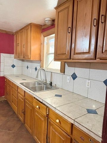 3028 Carnation Avenue, Fort Worth, TX 76111