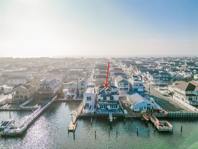 925 W Park Avenue, Long Beach, NY 11561