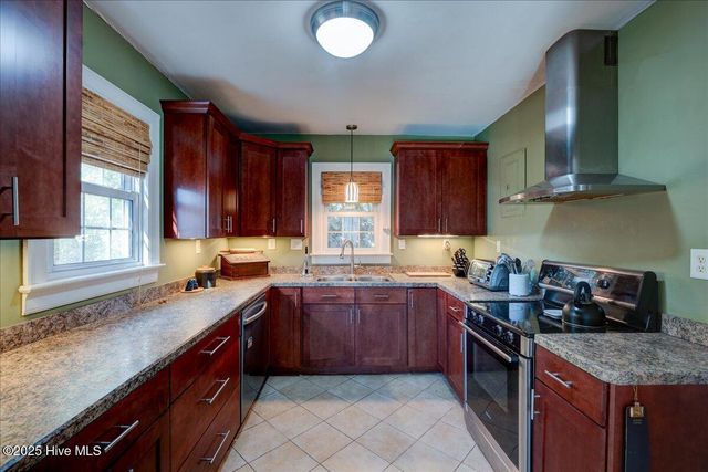 1103 Oakdale Avenue, New Bern, NC 28562